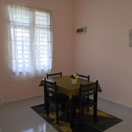 Ummi'S Homestay Besut Kampung Kuala Besut Extérieur photo