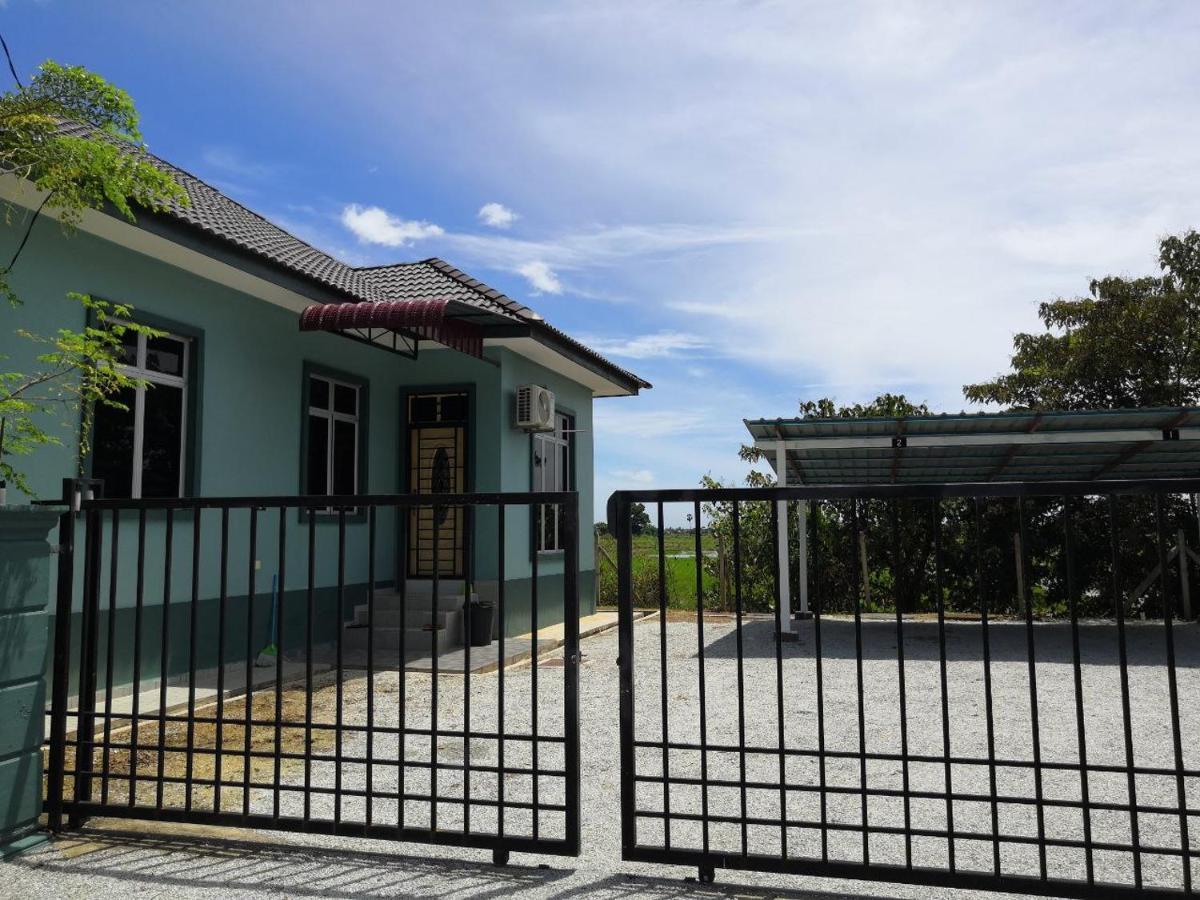Ummi'S Homestay Besut Kampung Kuala Besut Extérieur photo