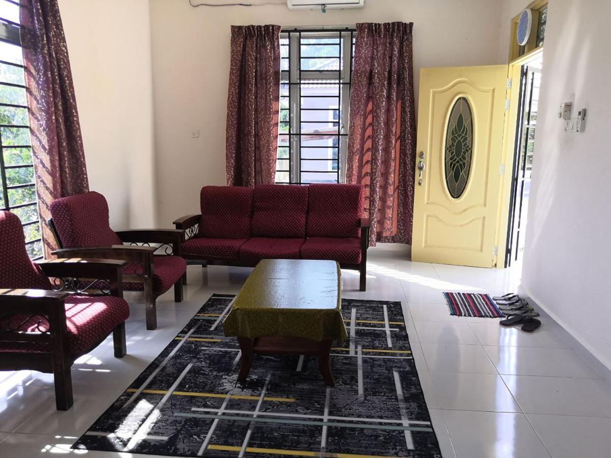 Ummi'S Homestay Besut Kampung Kuala Besut Extérieur photo